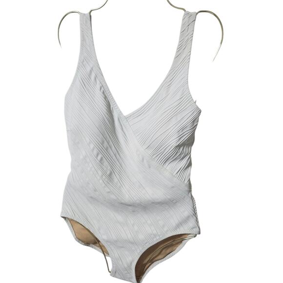 Gottex Full Coverage Ivory Textured Surplice Scoop Back One Piece 6/36 - Picture 2 of 12